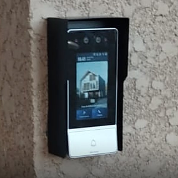 Reconhecimento facial Hikvision para controle de acesso instalado pela Meduri